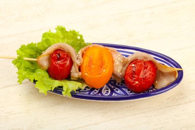 Pastırma şiş ızgara domates