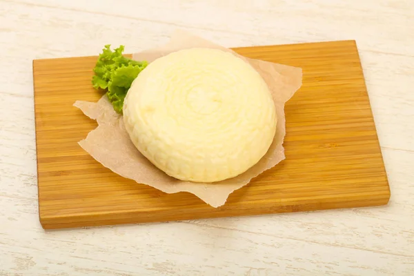 Giovane Formaggio Caucasico Suluguni — Foto Stock