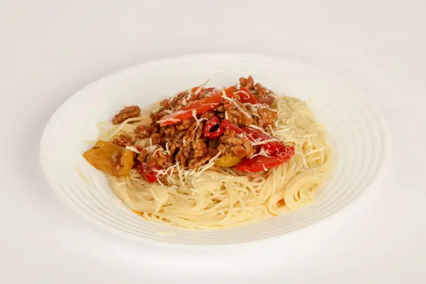 Makaron Bolognese Serem Parmezan — Zdjęcie stockowe