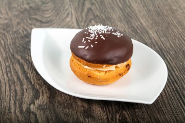 Bouchee kek çikolata ile