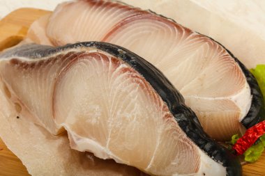 Ham sulu köpek balığı biftek ızgara için hazır