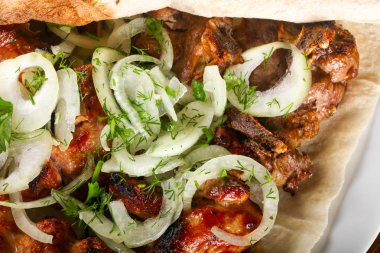 Domuz Barbekü kebap beyaz plaka