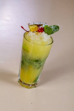 Mojito ananas ve nane ile