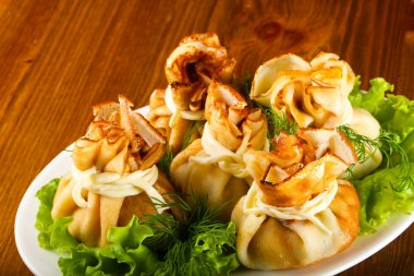 Et ile doldurulmuş krep