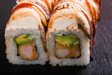 Tradittional Japonya yılan balığı rulo