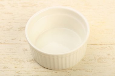 Ev veya ahşap arka plan üzerinde restorant için boş levha