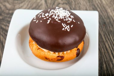 Bouchee kek çikolata ile