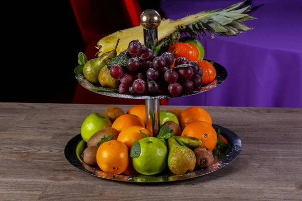 Obstkorbmischung Mit Ananas Birne Und Orange — Stockfoto
