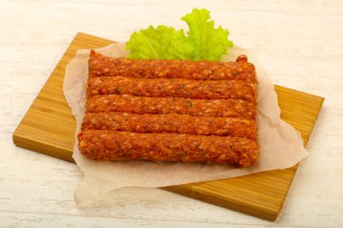 Çiğ Dana sosis ızgara için