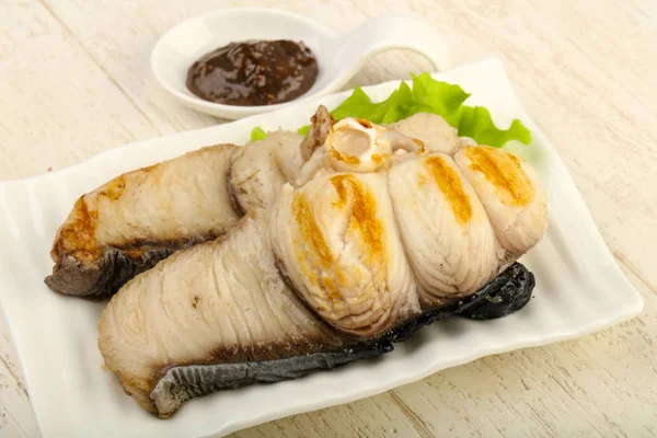 Bife Tubarão Grelhado Com Molho Pimenta Folhas Salada — Fotografia de Stock