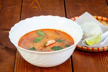 Tay Tom Yam karides çorbası