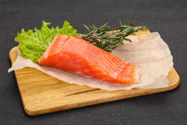 Stukje rauwe zalm — Stockfoto