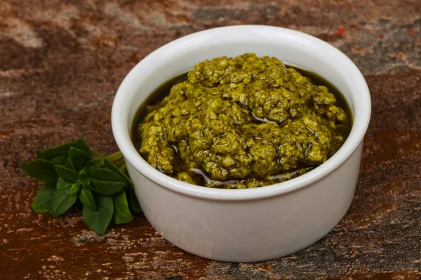 Salsa de albahaca Pesto —  Fotos de Stock