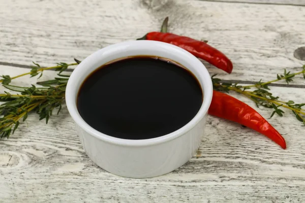 Salsa de soja en el bowl — Foto de Stock