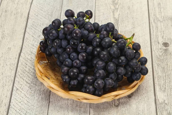 Fresh ripe sweet red grape — Stock Photo, Image