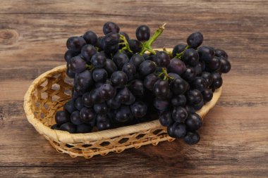 Taze olgun tatlı kırmızı üzüm