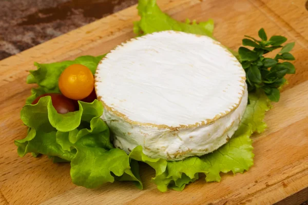 Queijo delicoso de camembert — Fotografia de Stock