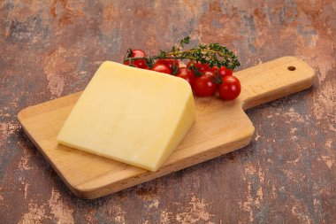 Zor parmesan peyniri parça