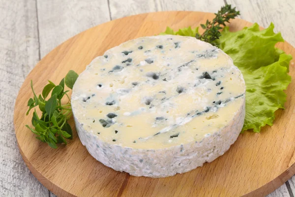 Round blue cheese — Stock Photo, Image