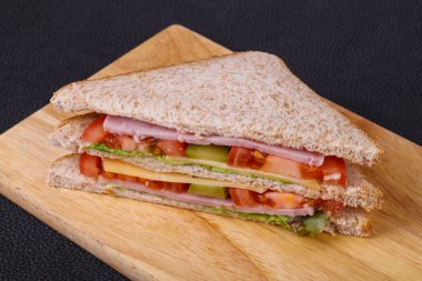 jambon ve peynirli sandviç