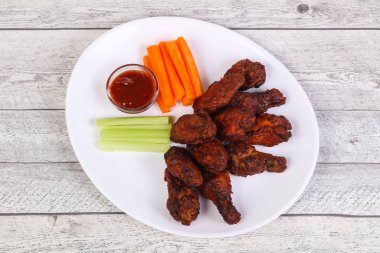 Kereviz ve havuç ile Barbekü tavuk kanatları