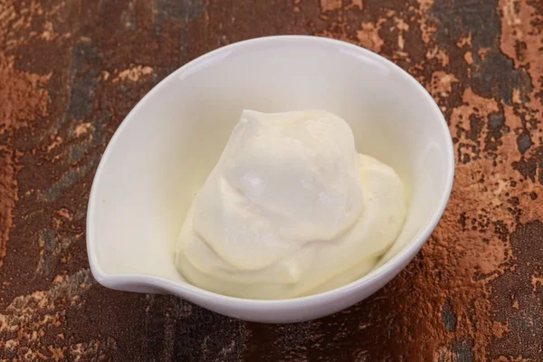 Sour cream in the bowl — Stock Photo, Image