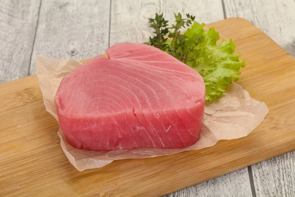 Стейк із тунця сировини — стокове фото