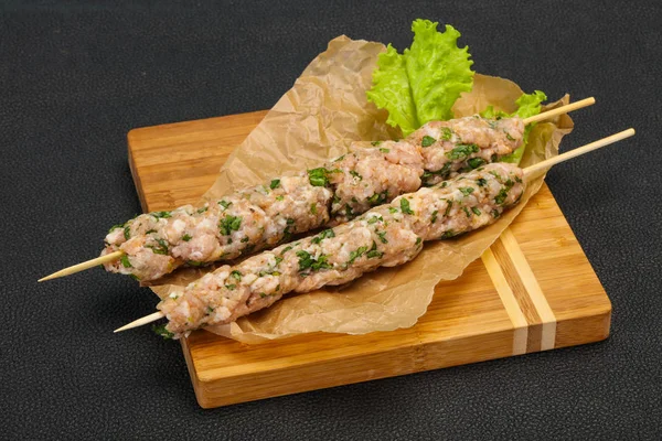 Raw minced pork skewer kebab for grill — Stock Photo, Image