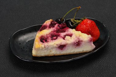Kiraz servis çilek ile Cheesecake