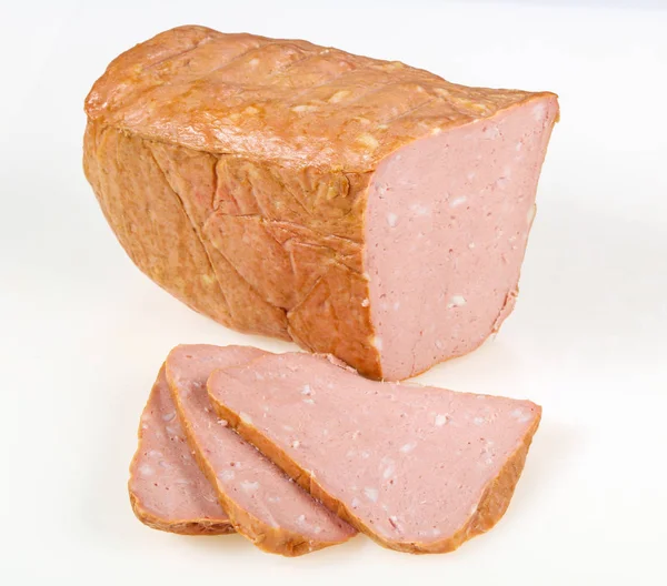 Smakelijke vlees worstjes over witte achtergrond — Stockfoto