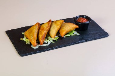 Sıcak Etli Hamur İşleri