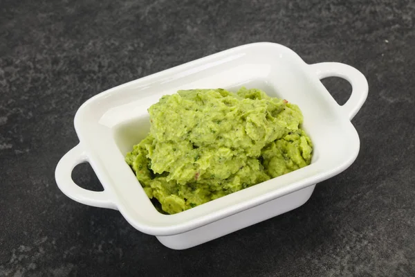 Saus alpukat guacamole dengan cabai — Stok Foto