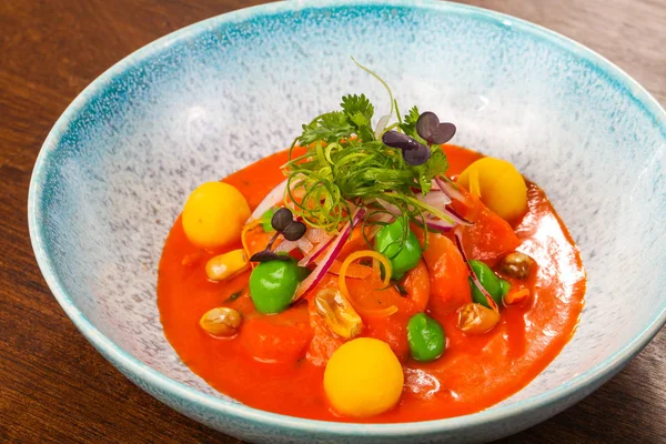 Sopa de tomate Gazpacho con hierbas — Foto de Stock