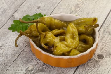 Turşu yeşil biber