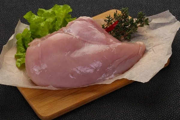 生鶏の胸肉 — ストック写真