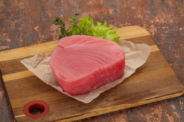 Ruwe tonijnsteak — Stockfoto