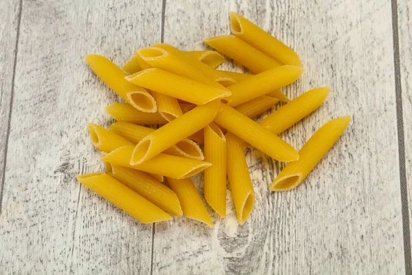 Pasta de penne cruda para bowl — Foto de Stock