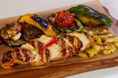 Izgara tavuk göğsü.