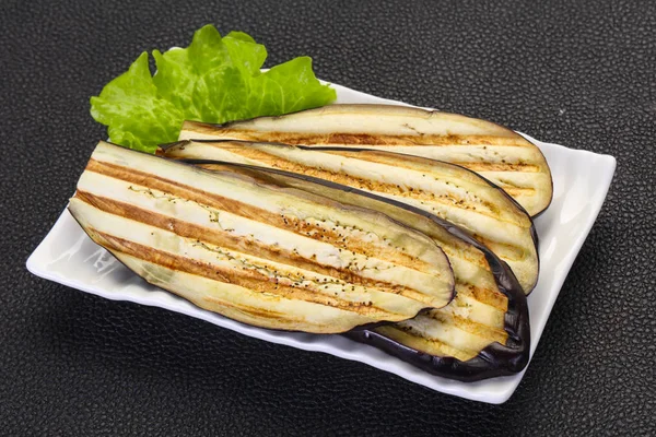 Grillad aubergine i skålen — Stockfoto