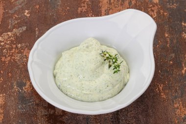 Otlar ile yazlık krem snack