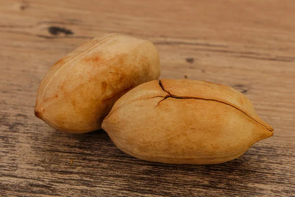 Ripe tasty Two pecan nuts — Stock Photo, Image