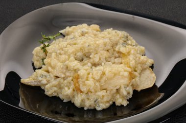 Armut ve Gorgonzola ile risotto