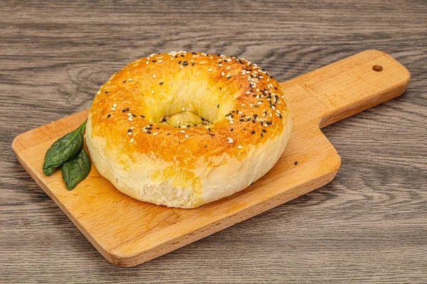 Hot tasty Uzbek flatbread for snack — Stok fotoğraf