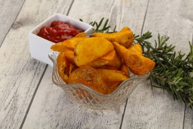 Kızarmış patates dilimleri