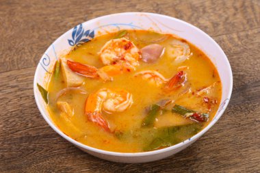 Ünlü Tay Tom Yam çorbası