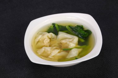 Otlar ile Asya geleneksel Wonton çorbası