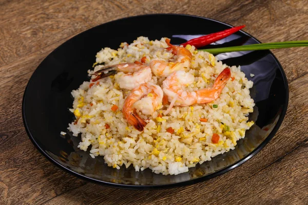 Thaise stijl gebakken rijst met garnalen — Stockfoto