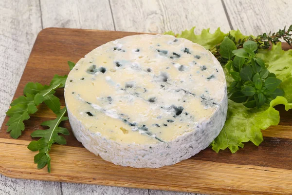 Round blue cheese — Stock Photo, Image