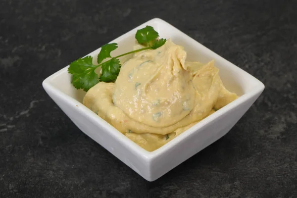 Hummus snack met olijfolie — Stockfoto