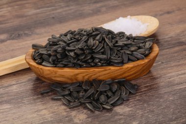 Lezzetli kavrulmuş ayçiçeği tohumu yığını